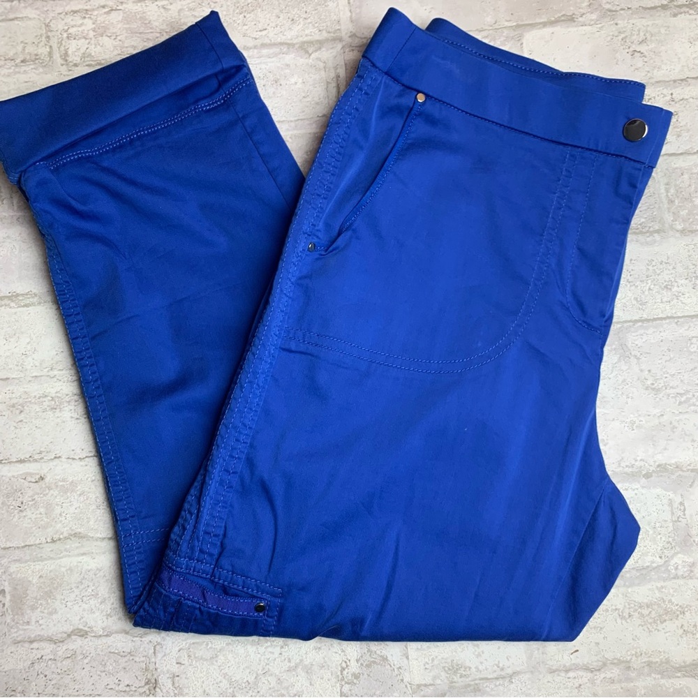 Chico’s Royal Blue Cropped Pants Cargo Pockets Roll Tap Legs EUC 4😍